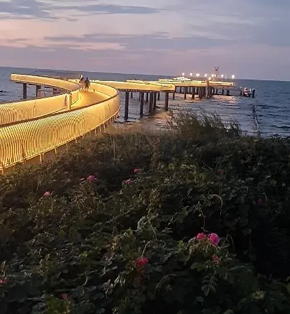 Fam. Jaeger 400m Zum アパート Koserow