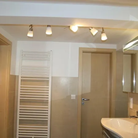 アパート Fam. Jaeger 400m Zum *