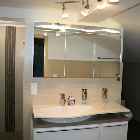 アパート Fam. Jaeger 400m Zum *